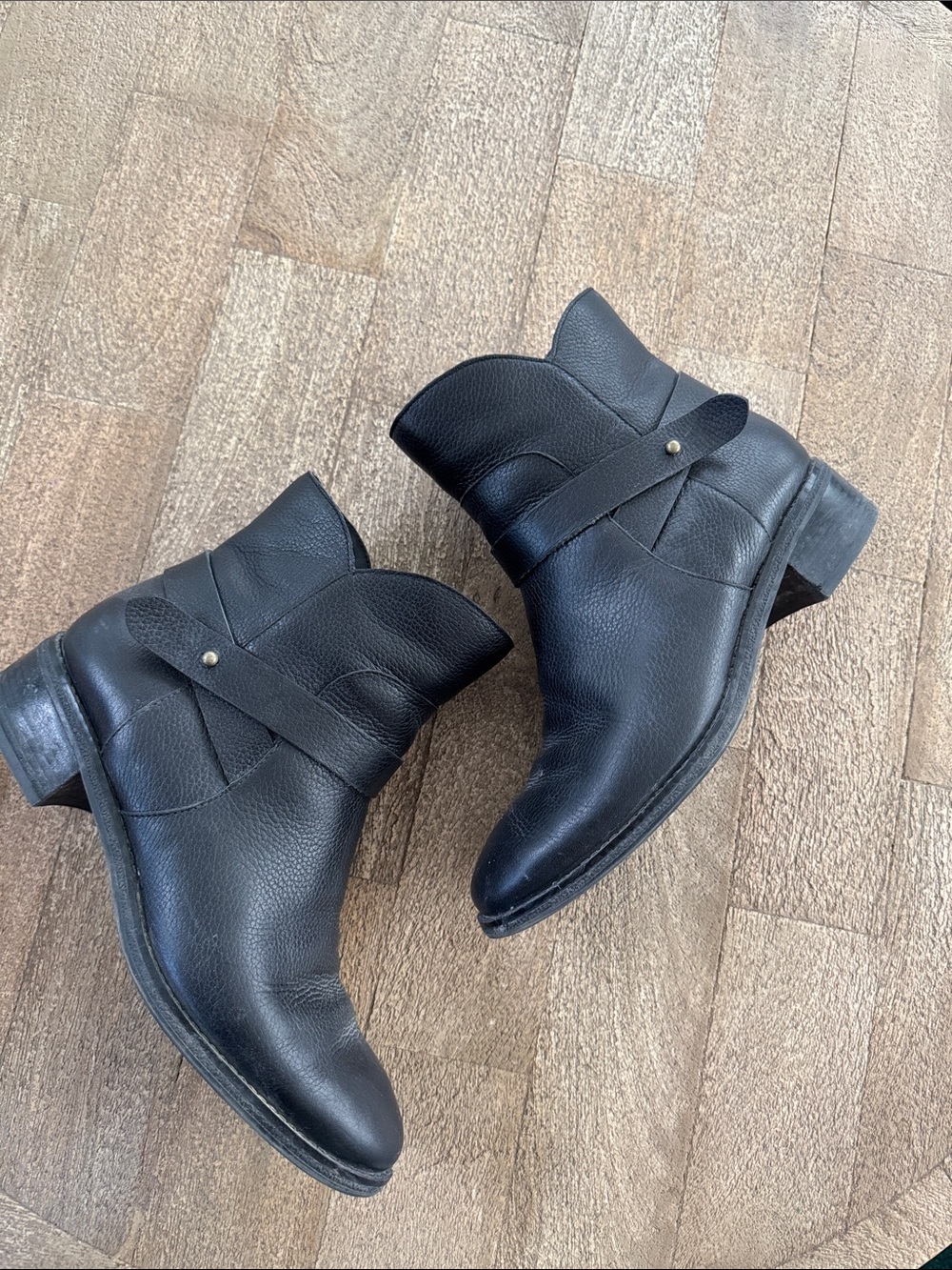 Cole Haan Black leather booties